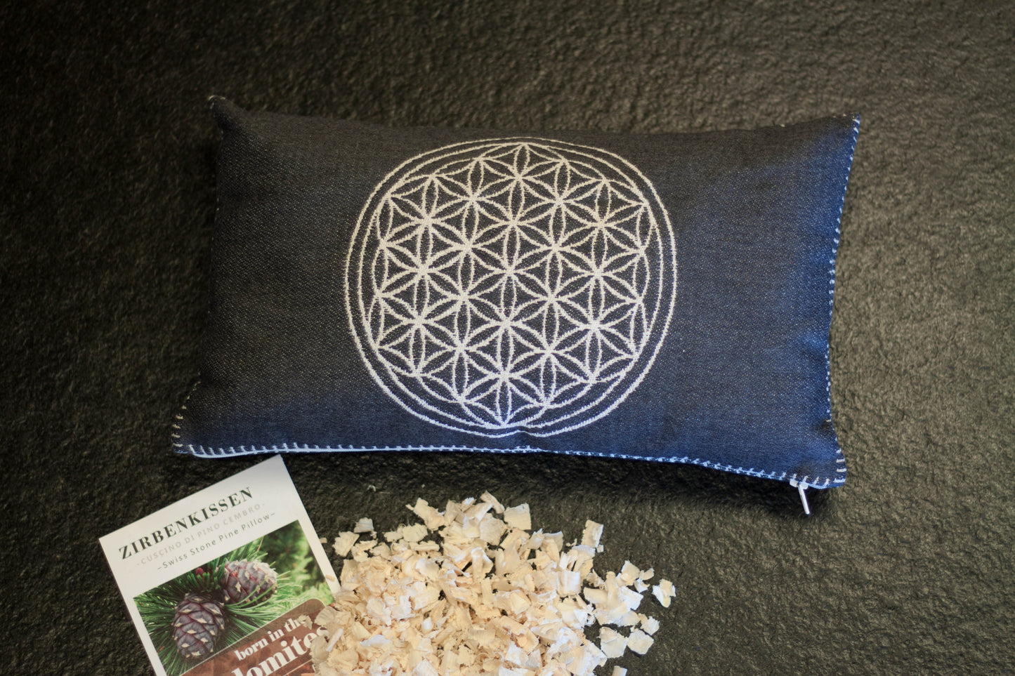 Zirbenkissen LEBENSBLUME 20x35 dunkel Südtirol