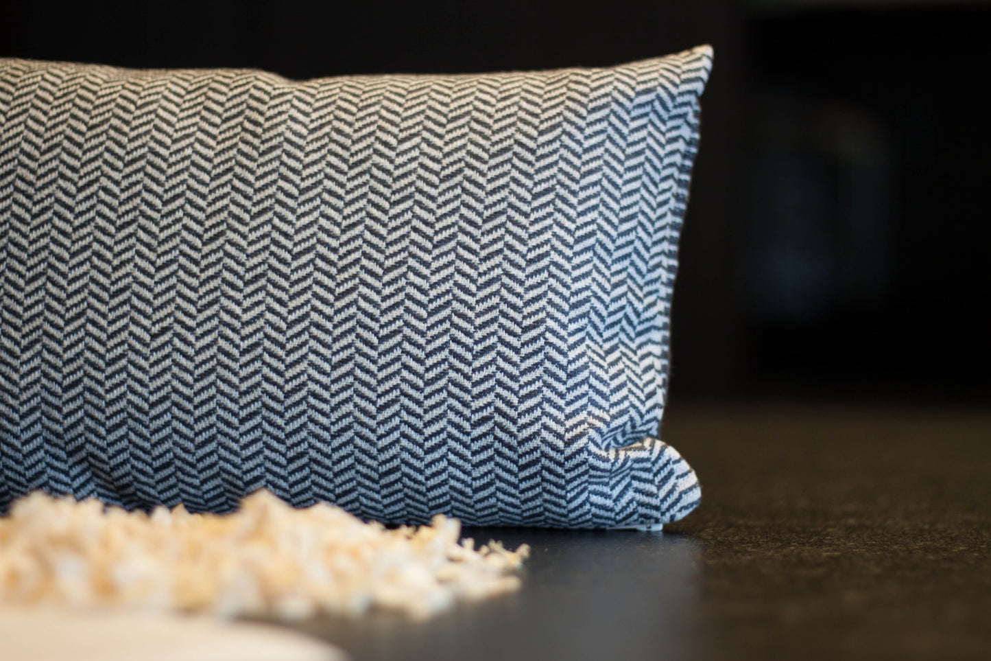 Zirbenkissen FISCHGRAT 20x35 grau Südtirol