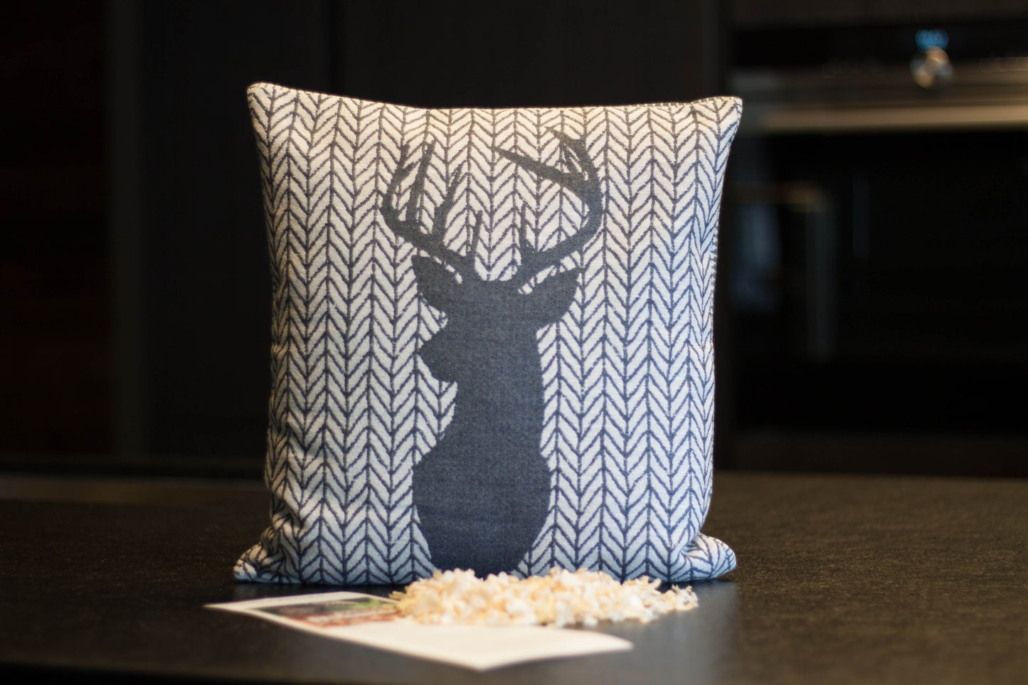 Zirbenkissen HIRSCH 35x35 dunkel Südtirol